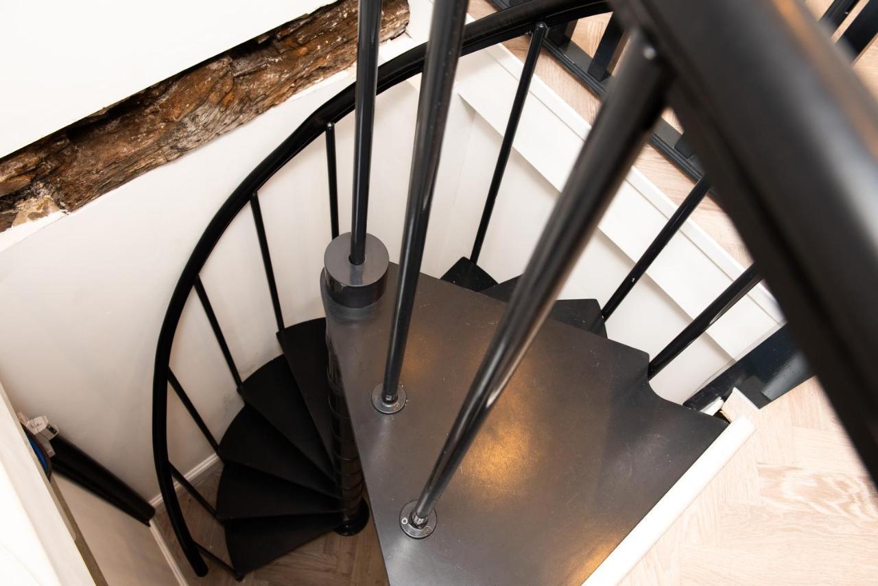 Modern Finish To A Historic Brewers House, Derby Villa Kültér fotó